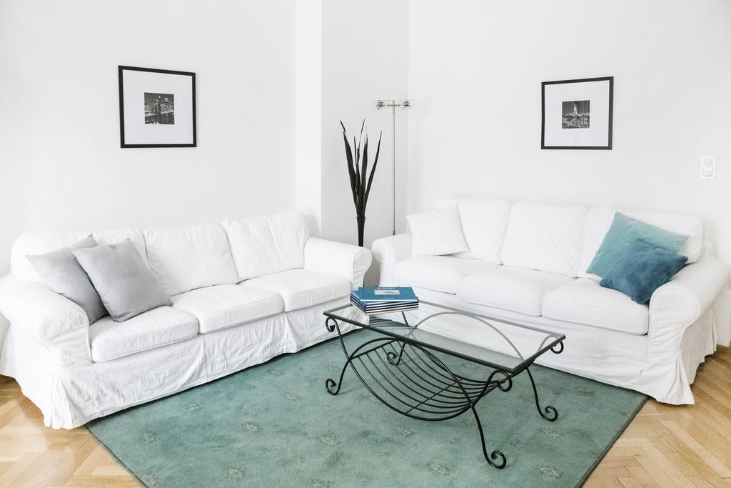 Roommate Apartments Boduena وارسو الغرفة الصورة